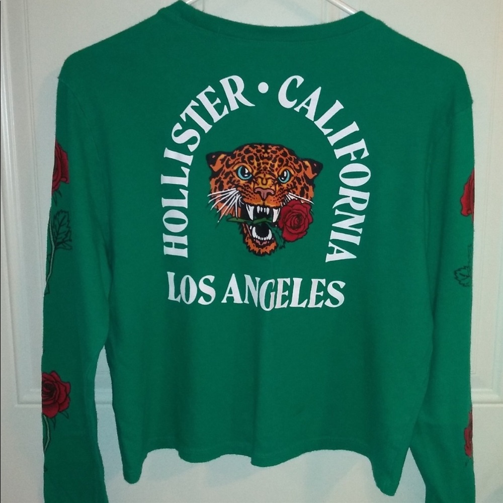 Hollister Women’s Long Sleeve Graphic Tee NWOT